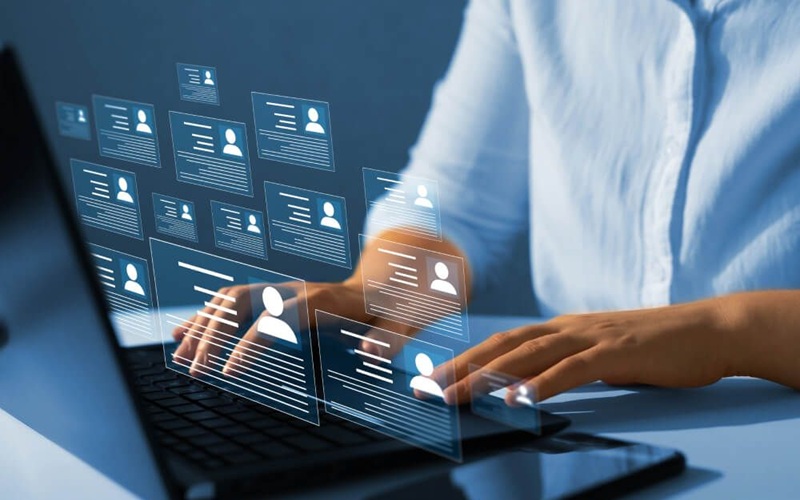 The Role of Technology in Modern Recruitment and IT Sup